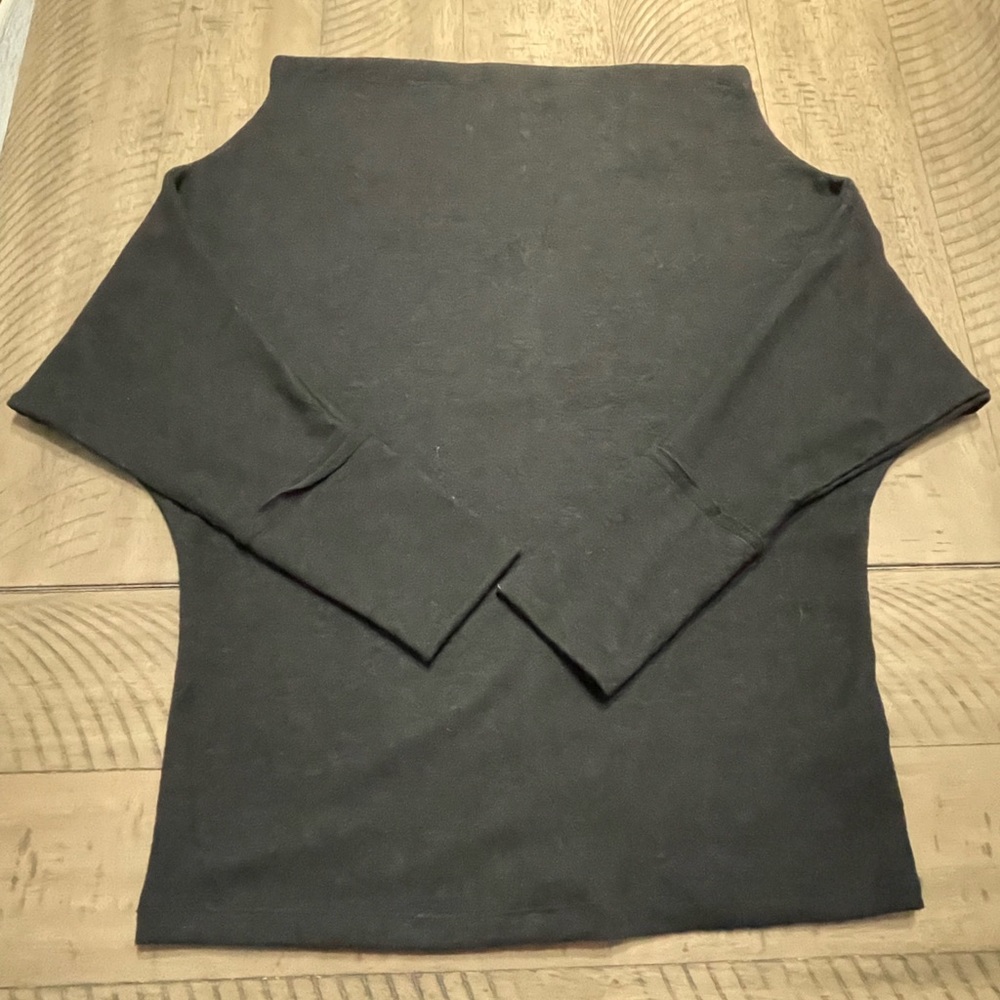 Revamped Women's Blouse size Medium black NWT